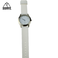 montre en alliage montre en silicone bracelet en cuir bracelet en couleur blanche avec montre de vente chaude de haute qualité